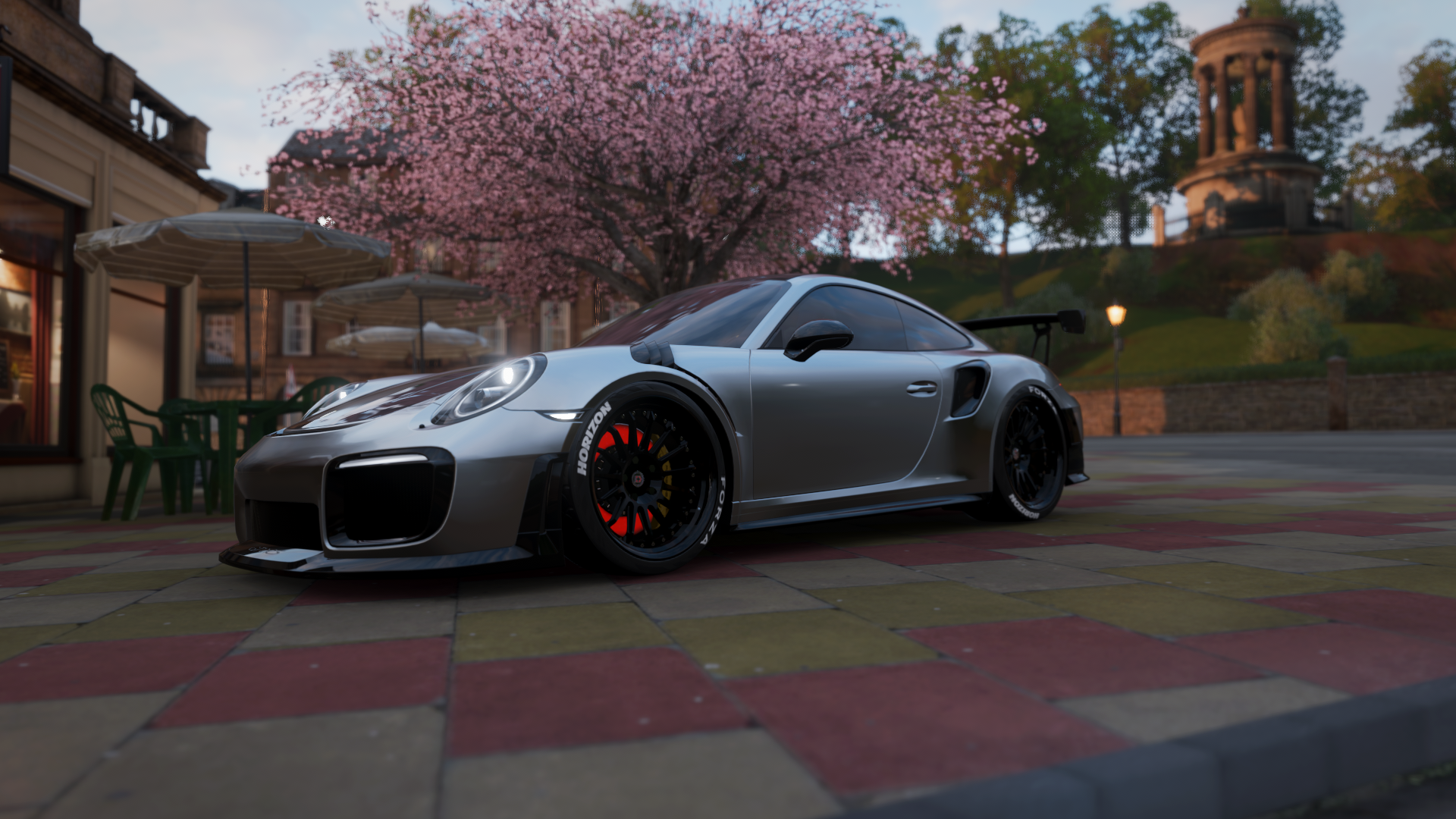 雷丁攻守转换迅速，皇家军团稳步攀升，雷丁带什么兵