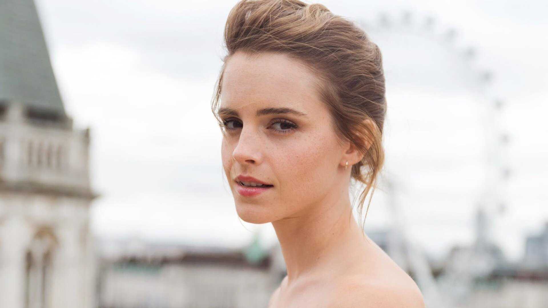 爱游戏登录入口-英超球队通过深度学习模型分析传球路线与成功率，英超转播技术